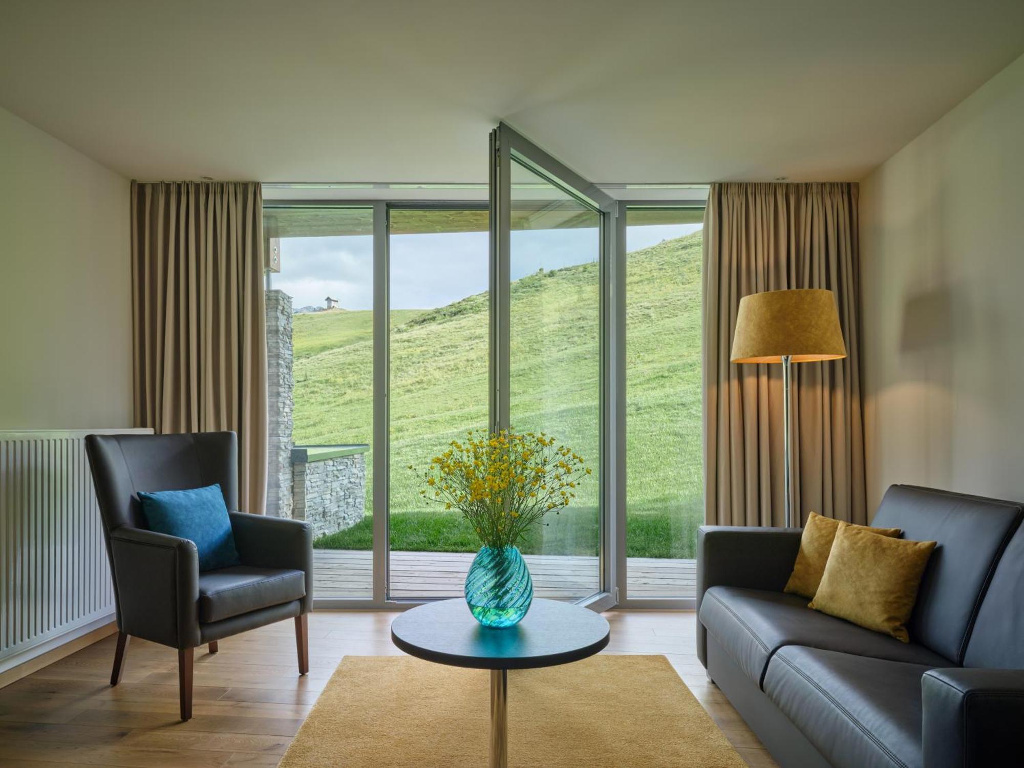 Hotel Wulfenia 4S - Adults Only Sonnenalpe Nassfeld Dış mekan fotoğraf